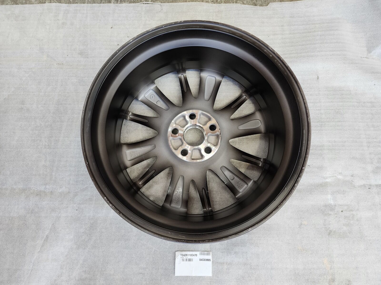 Toyota 19"x7.5" Alloy Wheel Type E for Kluger from 11/2016
